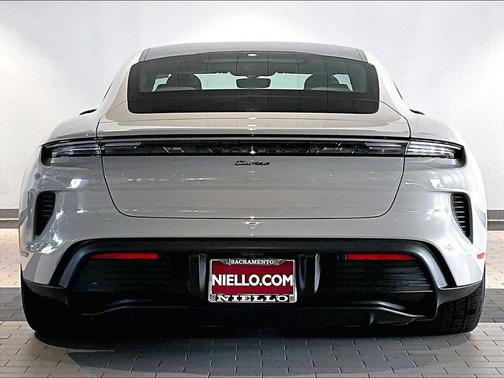 2025 Porsche Taycan Turbo