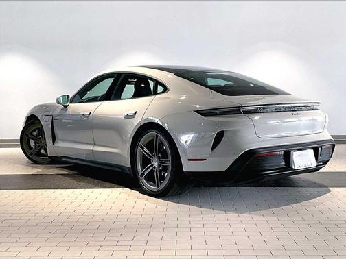 2025 Porsche Taycan Turbo