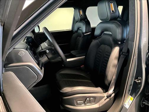 2023 Rivian R1S Adventure