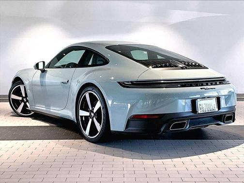 2025 Porsche 911 Carrera