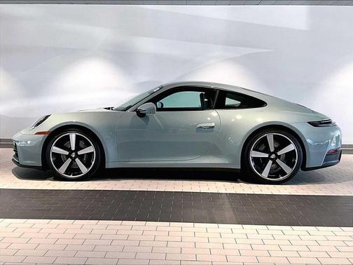 2025 Porsche 911 Carrera