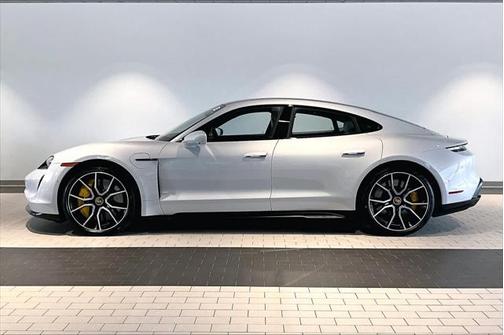 2022 Porsche Taycan Turbo S