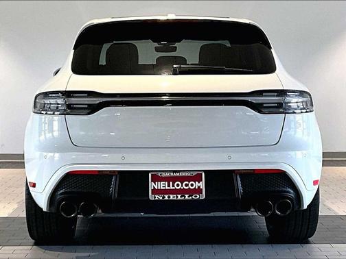 2025 Porsche Macan 
