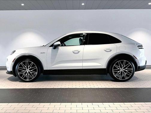 2024 Porsche Macan 4