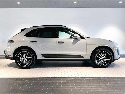 2025 Porsche Macan AWD