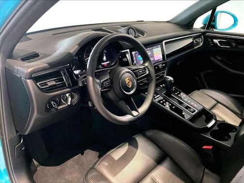 2022 Porsche Macan AWD