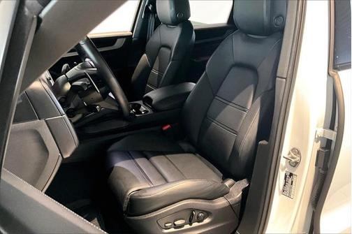 2024 Porsche Cayenne Base