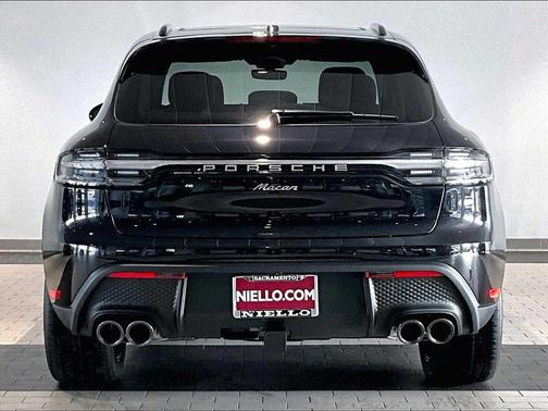 2026 Porsche Macan AWD