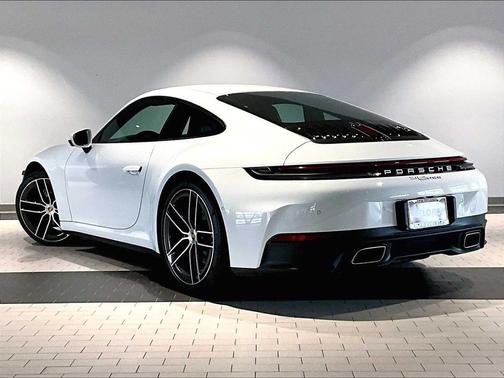 2025 Porsche 911 Carrera