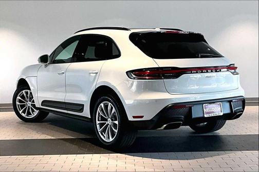 2025 Porsche Macan AWD