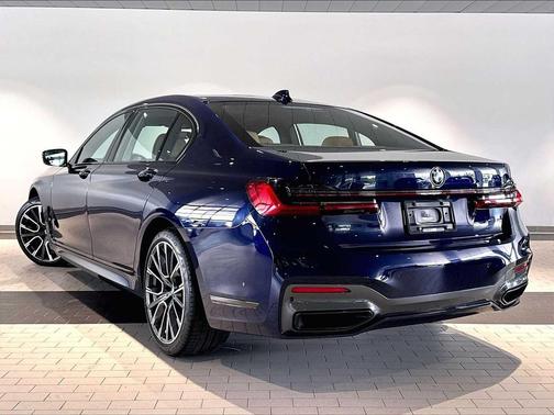 Tanzanite Blue II Metallic 2021 BMW 750 i xDrive