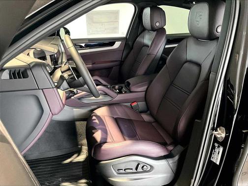 Chromite Black Metallic 2026 Porsche Cayenne Cayenne
