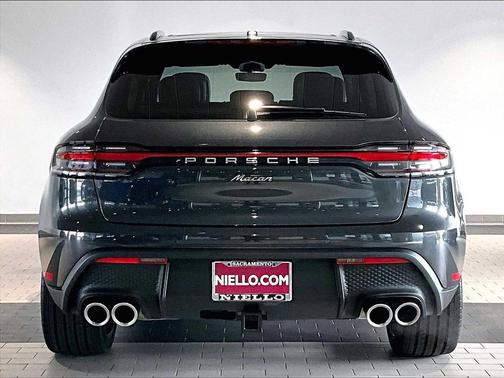 2025 Porsche Macan AWD