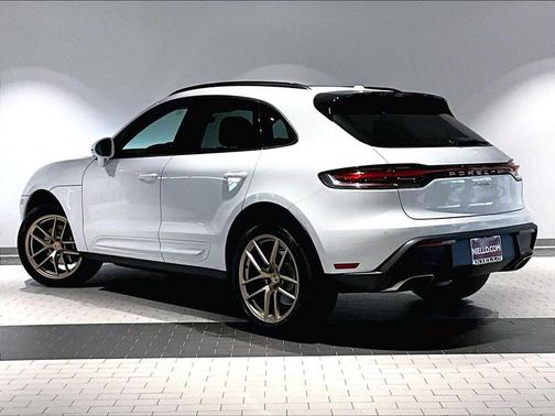 2026 Porsche Macan AWD