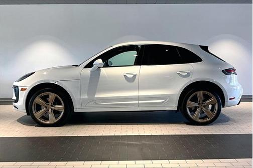 2023 Porsche Macan Base