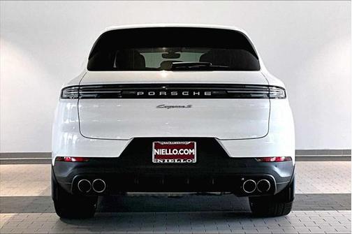 2024 Porsche Cayenne E-Hybrid S