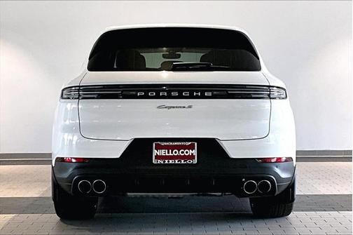 2024 Porsche Cayenne E-Hybrid S