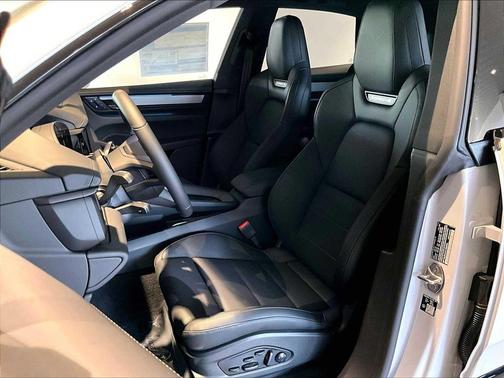 ICE GREY 2026 Porsche Macan Macan Electric GTS