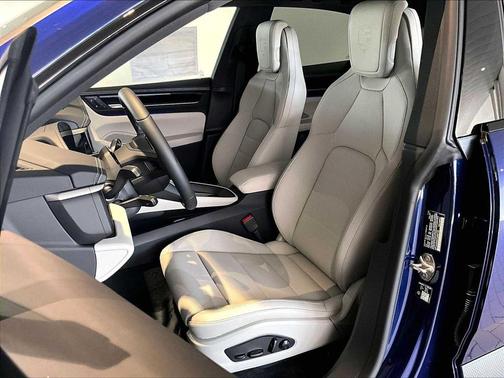 2026 Porsche Macan 4