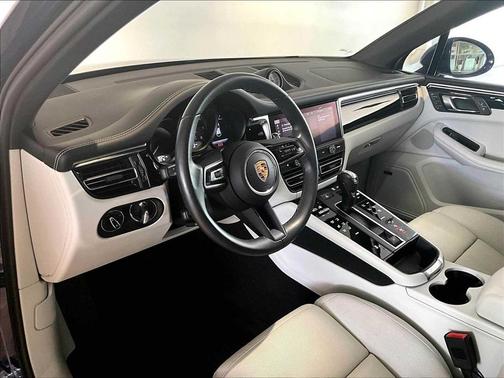 2024 Porsche Macan AWD
