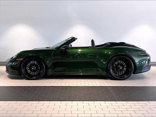 OAK GREEN 2026 Porsche 911 Carrera GTS