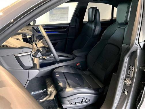 2026 Porsche Macan 4