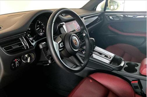 2024 Porsche Macan Base