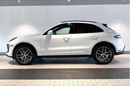 2024 Porsche Macan Base