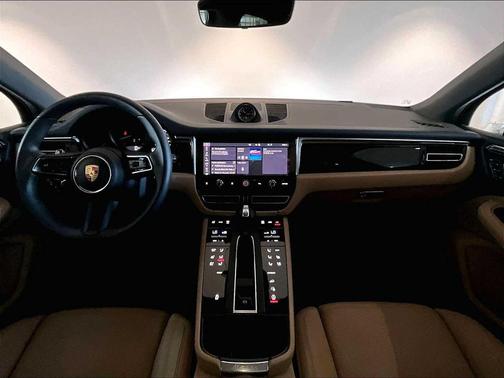 2025 Porsche Macan AWD