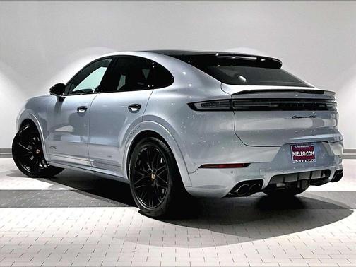 2025 Porsche Cayenne GTS