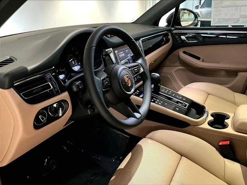 2026 Porsche Macan AWD