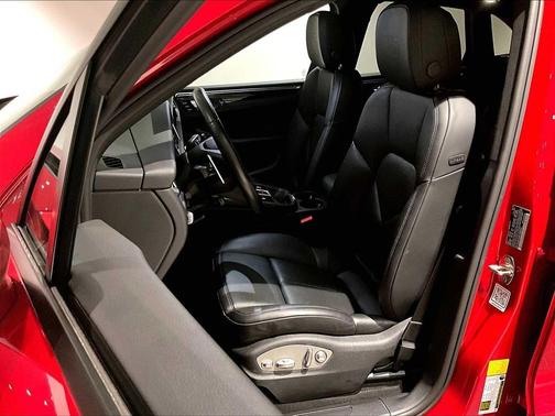 2024 Porsche Macan AWD