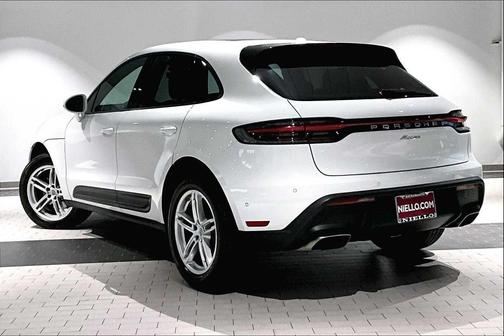 2022 Porsche Macan 