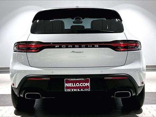 2022 Porsche Macan 