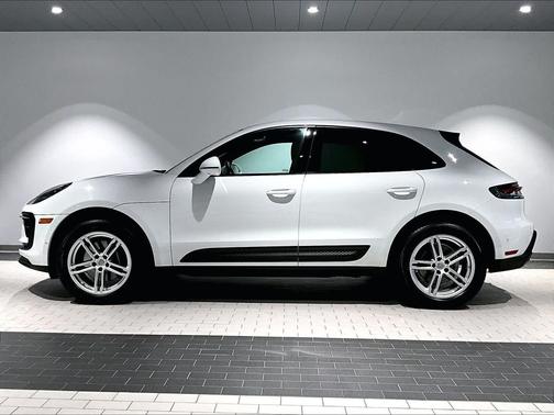 2022 Porsche Macan 
