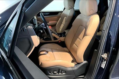 2025 Porsche Cayenne AWD