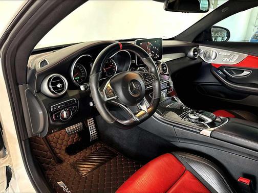 designo Diamond White Metallic 2018 Mercedes-Benz AMG C 63 S