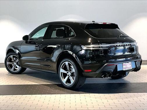 2025 Porsche Macan AWD