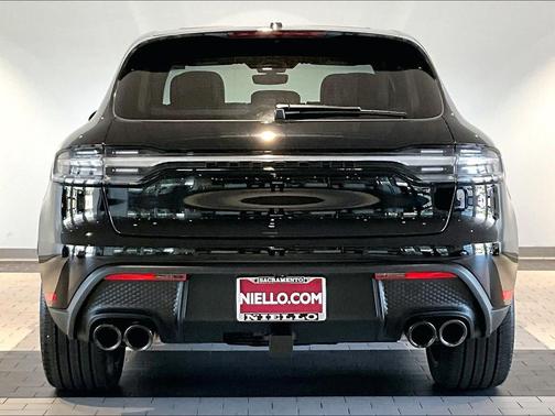 2025 Porsche Macan AWD