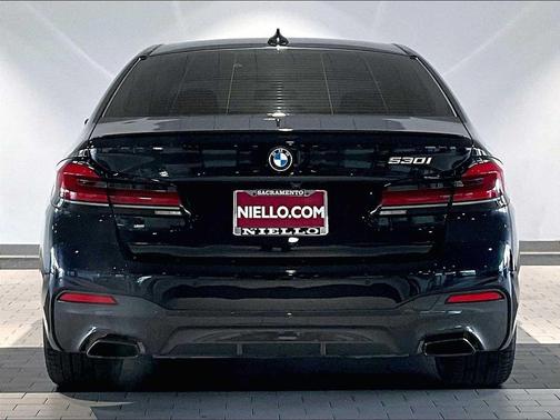 2023 BMW 530 i