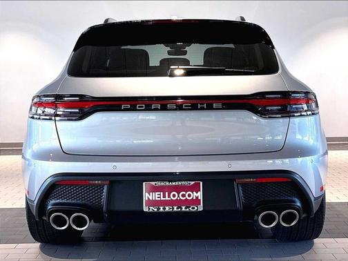Dolomite Silver Metallic 2026 Porsche Macan Macan