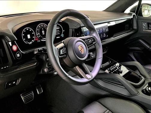 Chromite Black Metallic 2026 Porsche Cayenne GTS