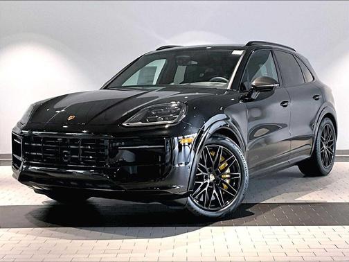 Chromite Black Metallic 2026 Porsche Cayenne GTS