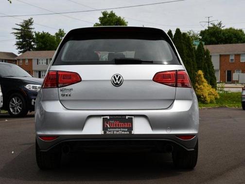 2017 Volkswagen Golf GTI 2.0T S 4-Door