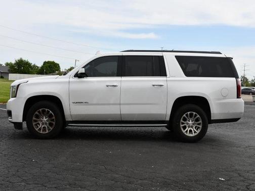2017 GMC Yukon XL SLT