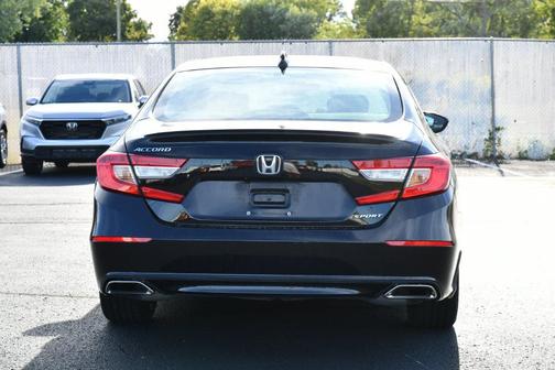 Crystal Black Pearl 2022 Honda Accord Sport 1.5T