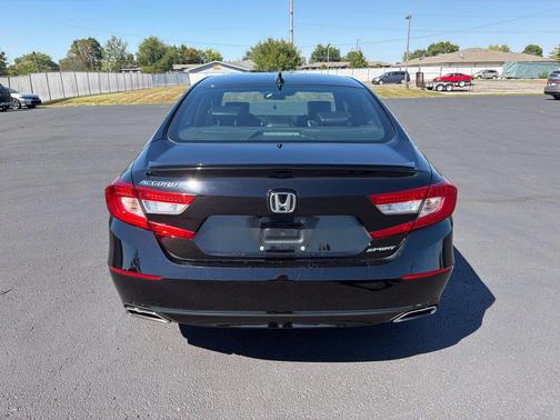 Crystal Black Pearl 2022 Honda Accord Sport 1.5T