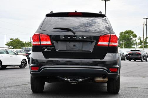 Pitch Black Clearcoat 2019 Dodge Journey SE
