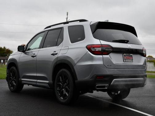 2025 Honda Pilot Touring 8-Passenger