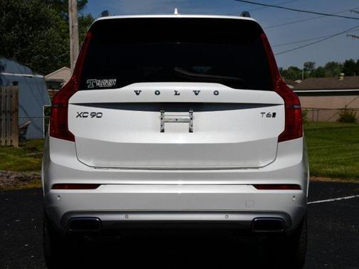 2019 Volvo XC90 T6 Momentum